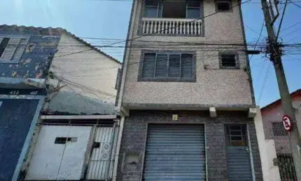 Sobrado com 3 dormitórios à venda, 229 m² por R$ 480.000 - Centro - Pouso Alegre/MG