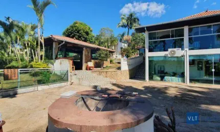 Casa com 3 dormitórios à venda, 581 m² por R$ 1.000.000,00 - Caiçara - Pouso Alegre/MG