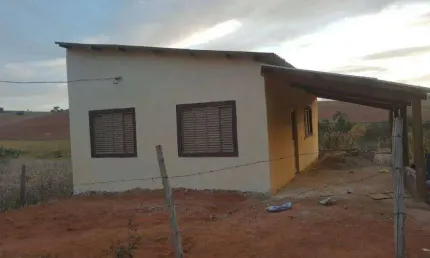 Chácara com 3 dormitórios à venda, 2700 m² por R$ 250.000,00 - Cervo - Congonhal/MG