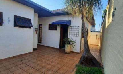 Casa com 4 dormitórios à venda, 220 m² por R$ 840.000,00 - Cruzeiro - Pouso Alegre/MG