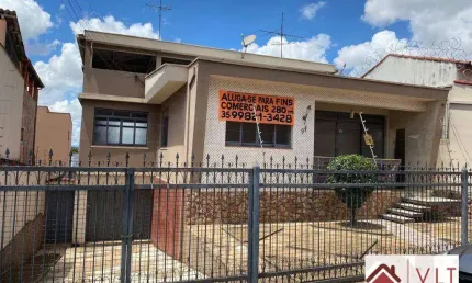 Casa com 3 dormitórios para alugar, 287 m² por R$ 4.000/mês - Centro - Pouso Alegre/MG