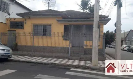 Casa com 3 dormitórios à venda, 176 m² por R$ 600.000 - Centro - Pouso Alegre/MG