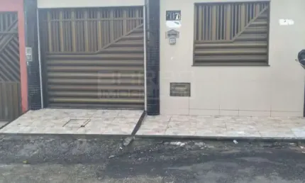 Casa à venda no Novo Paraíso 2/4 e uma vaga de garagem