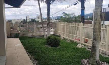 Casa para Venda em Joinville, Iririú, 5 dormitórios, 4 banheiros, 5 vagas