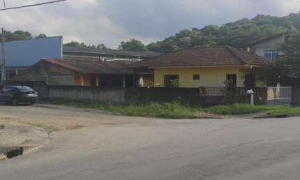 Terreno para Venda em Joinville, Santa Catarina, 3 dormitórios, 2 banheiros, 3 vagas