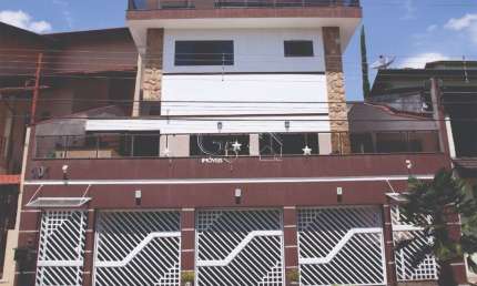 Casa de alto padrão em condomínio à venda em Caieiras-SP, 3 quartos, suíte, 2 salas, 4 banheiros, 3 vagas de garagem.