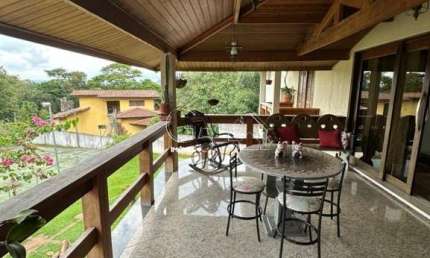 Casa de Luxo em Condomínio à Venda em Caieiras-SP - 3 Quartos, 3 Suítes, 2 Salas, 5 Banheiros, 6 Vagas - Alpes de Caieiras - 350m²