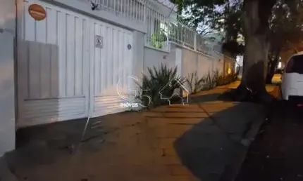 Casa aluga-se comercial, 302 m , 3 garagens , 3 dorm, entre rua do retiro e av. nove de julho