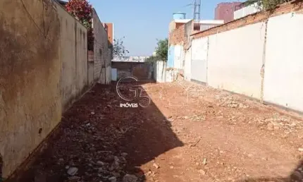 Excelente oportunidade: Terreno comercial de 350m² à venda em Anhangabaú, Jundiaí-SP!