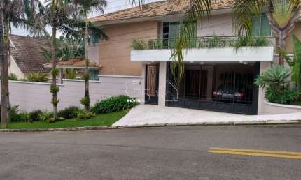 Casa de esquina a venda no condomínio Nova Caieiras