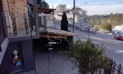 Casa à venda com 3 quartos, 1 suíte, 2 salas e 2 vagas na região central de caieiras-sp!