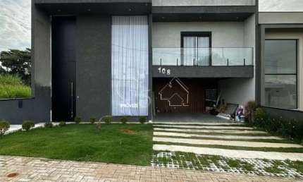 Maravilhosa casa em condomínio à venda em Caieiras-SP, Nova Caieiras - 3 quartos, 1 suíte, 3 salas, 4 banheiros, 4 vagas, 300m².