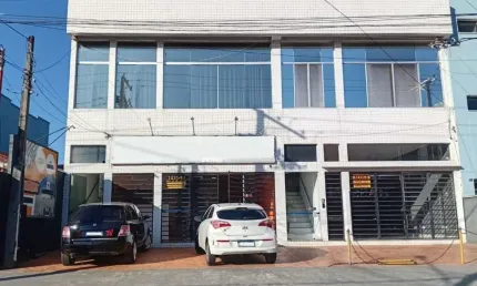 Salão Comercial com 160 m2 para Locação no Vianelo em Jundiaí SP: 1 Sala ampla , Copa/Cozinha e 2 Banheiros.