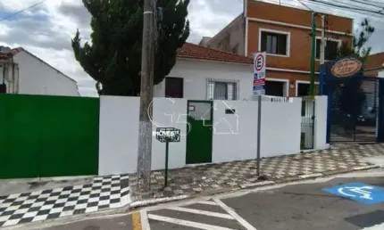 Casa à venda em Caieiras-SP, Região Central: 2 quartos, 1 sala, 1 banheiro, 4 vagas de garagem, 442,50 m² de área.