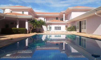 Casa de Alto Padrão em excelente localização na Zona Sul da Cidade de Ribeirão Preto -SP. Área de terreno com 1.279,20m².