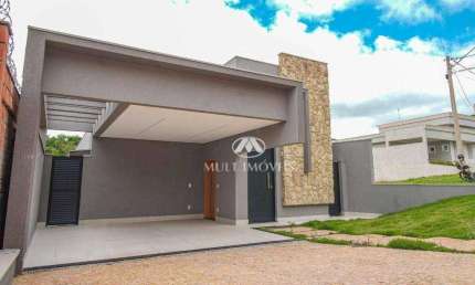 Casa Térrea em excelente localização no Condomínio San Tiago II com terreno de 491,34m² e 153,43m² de área privativa.