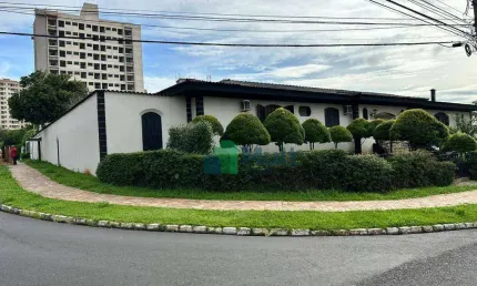 Casa Comercial com terreno de 1.705m² e 900m² aproximadamente de área útil localizado na Zona Sul.