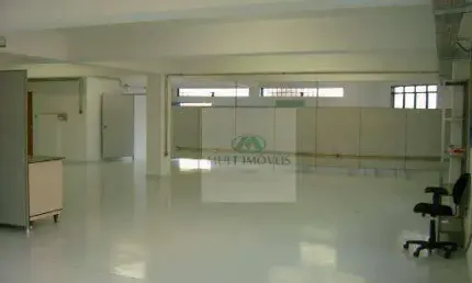 Salão Comercial em ótima localização no Bairro Jd. Anhanguera com 260m² .