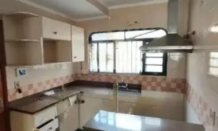 Excelente Sobrado Residencial/Comercial no Bairro Jardim América com 405m² de terreno e 315m² de área construída.