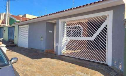 Casa Térrea em ótima localização no Bairro Jd. Irajá com terreno de 315m² e 192m² de área útil.