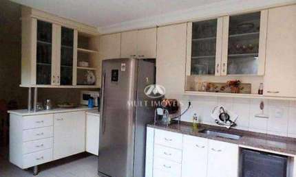 Sobrado localizado no Bairro Sumarezinho, com 3 suítes e varanda gourmet.