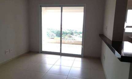 Apartamento face sombra e andar alto com 78m² de área útil em ótima localização próximo a Av. Prof. João Fiúsa.