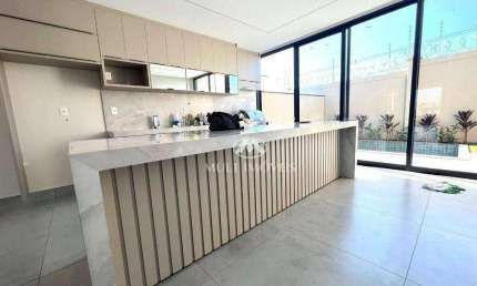 Casa no Condomínio Quinta da Mata 2 com 250m² de terreno e 172m² de construção, 3 suítes.