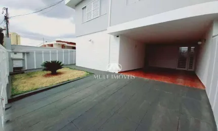 Sobrado em excelente localização no Bairro Jardim América com terreno de 379m² e 354m²de construção, 4 dormitório.