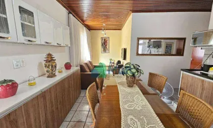 Casa térrea localizada no bairro alexandre balbo com 200m² de terreno e 110m² de área útil.