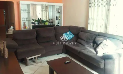 Casa térrea em excelente localização no Bairro Vila Tibério, terreno de 282,10m² e 248,m² de área construída.