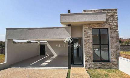 Casa Nova Térrea localizado no Cond. Terras de Santa Marta com terreno de 255,12m² e 137,27m² de área construída.