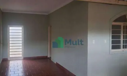 Casa Térrea localizada no Bairro Ipiranga com terreno de 215,36m² e 176,25m² de área construída.