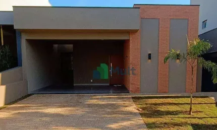 Casa Nova, térrea em condomínio com lazer completo.