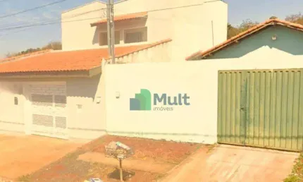 Casa térrea localizada no bairro jd. paiva com terreno de 185m² e 60m² de construção.