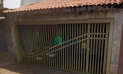 Casa térrea  localizada no  Bairro Jardim Paulistano com terreno de 144m² e 112,81m² de área construída.