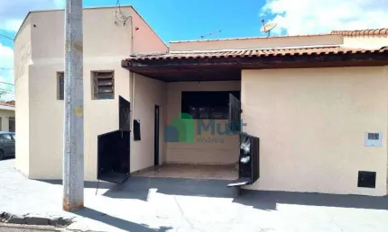 Casa Térrea localizada no Bairro Campos Elísios, com  178m² de área útil construída.