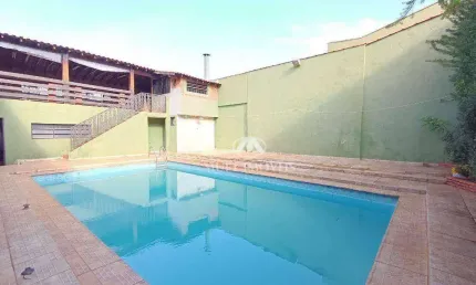 Sobrado com elevador, varanda gourmet e piscina em ótima localização no Bairro Vila Virginia, com terreno de 450m² e 511,31m² de construção.