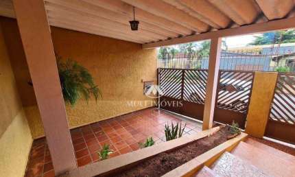 Casa térrea localizada no Bairro Vila Virginia com  terreno de 170,50m² e 121,70m² de área privativa, próximo ao Ponto Jota.