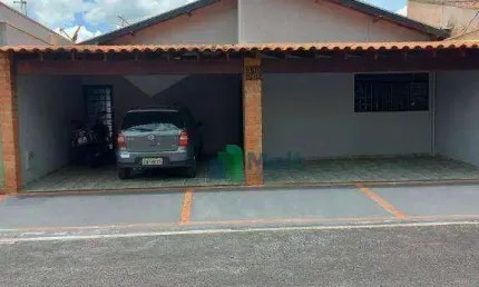 Casa para venda em condomínio fechado, no Jardim Florestan Fernandes com 200 m² de terreno e 90 m² de área construída.