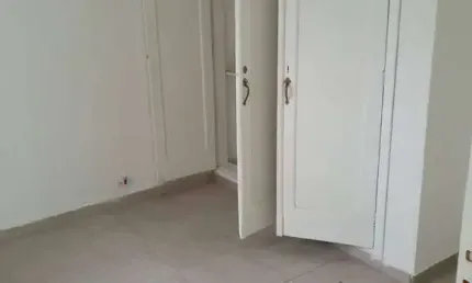 Casinha de vila moema 01 quarto sala cozinha banheiro 01 vaga 2.000,00