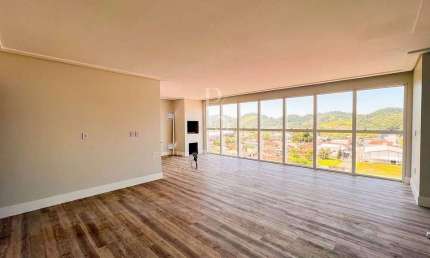 Exclusividade e Sofisticação: Apartamento com Vista Panorâmica no Centro de Guaramirim