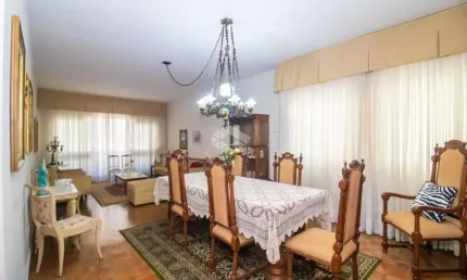 Apartamento com 217,30 m², 3 dorm e 2 vagas de garagem