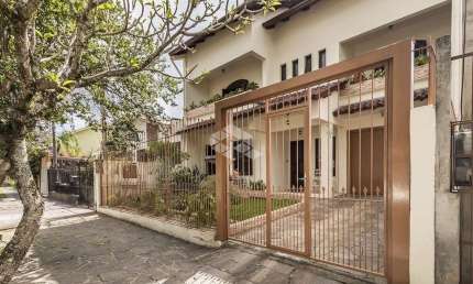 CASA 4 DORMITÓRIOS, AMPLA, 2 SUÍTES,  3 VAGAS E TERRAÇO NO JARDIM ITU
