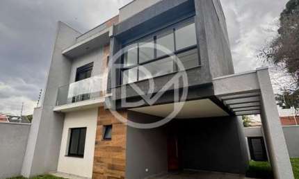 Sobrado para Venda em Curitiba, Uberaba, 3 dormitórios, 1 suíte, 2 banheiros, 2 vagas