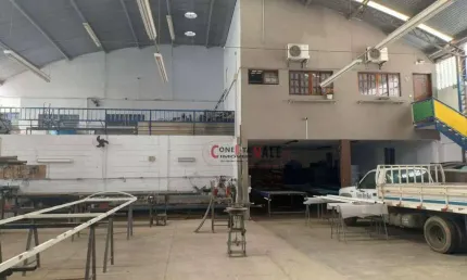 Barracão / Galpão / Depósito com 3 salas para alugar na Rua Doutor José de Moura Resende, 301, Vila Tesouro, São José dos Campos