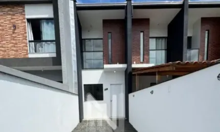 Casa com 2 quartos à venda no Jardim Iririú, Joinville 