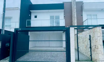 Casa com 3 quartos à venda no Glória, Joinville 