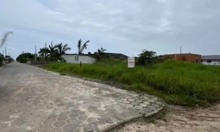 Terreno à venda na Praia do Ervino, São Francisco do Sul 