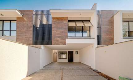 Casa com 3 quartos à venda no Saguaçu, Joinville 