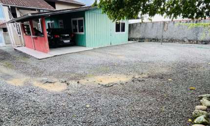 Casa em Terreno com Possibilidade de Ampliação no Floresta